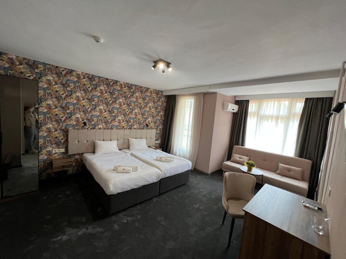 Bistra & Galina Hotel Ruse Bagian luar foto
