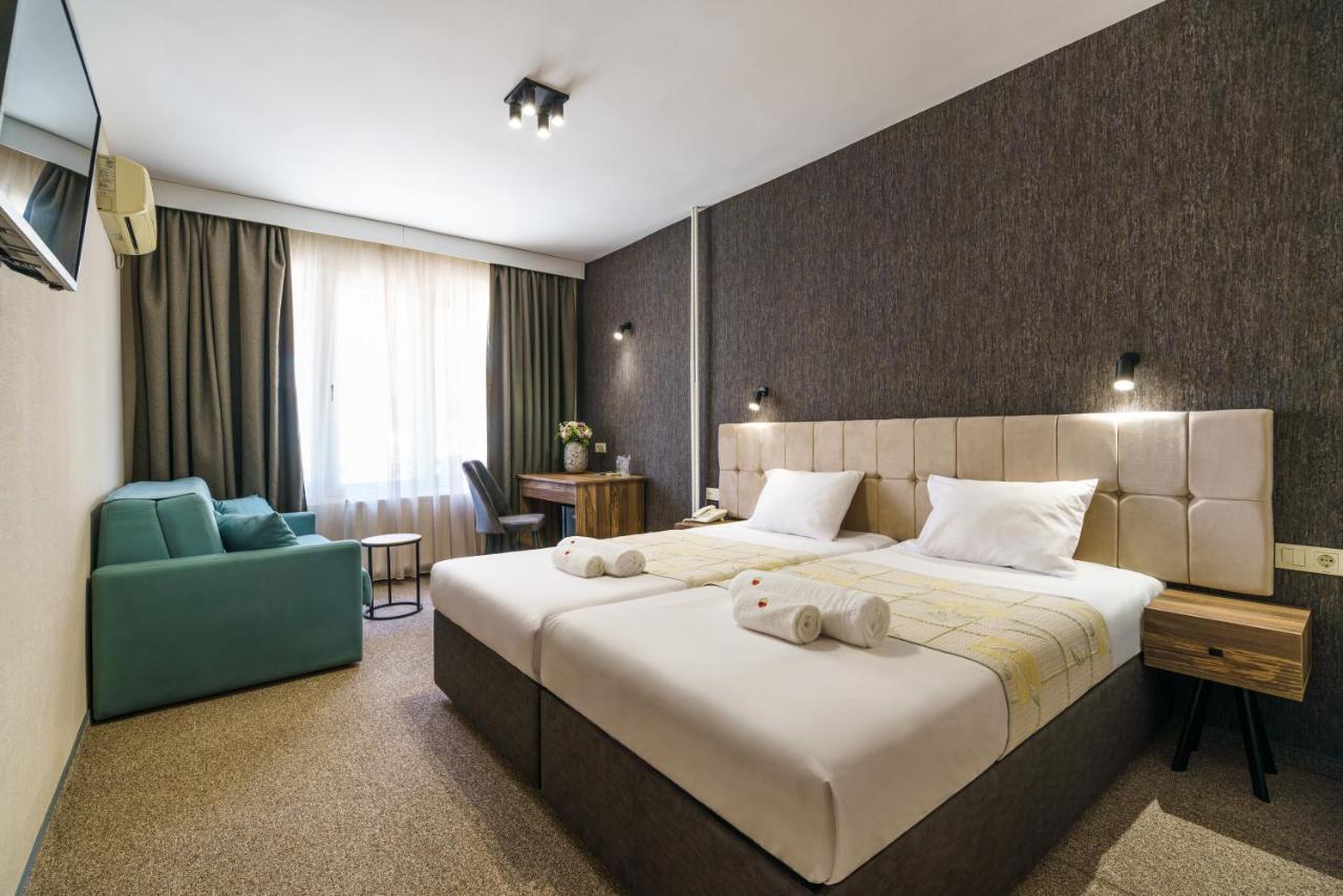 Bistra & Galina Hotel Ruse Bagian luar foto
