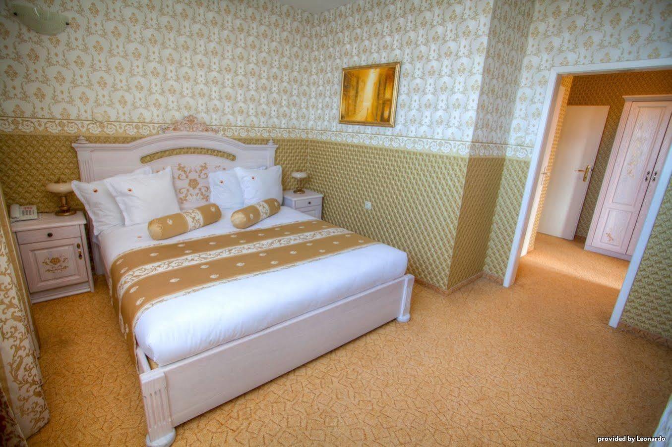 Bistra & Galina Hotel Ruse Bagian luar foto